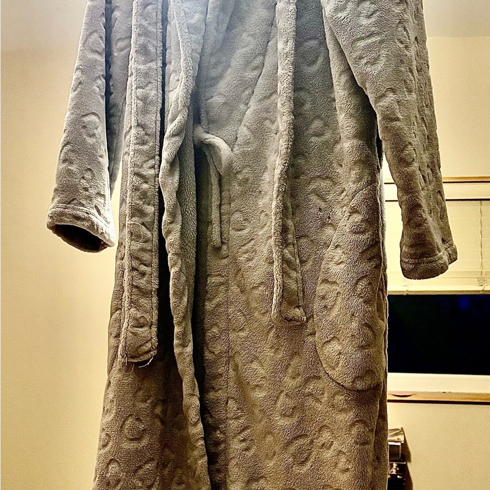 Cozy Textured Robe in Gray